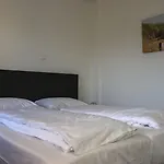 Sea La Vie * إغموند آن زي